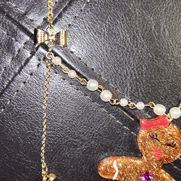 Betsey Johnson Bite Outta Betsey - Picture 3 of 6